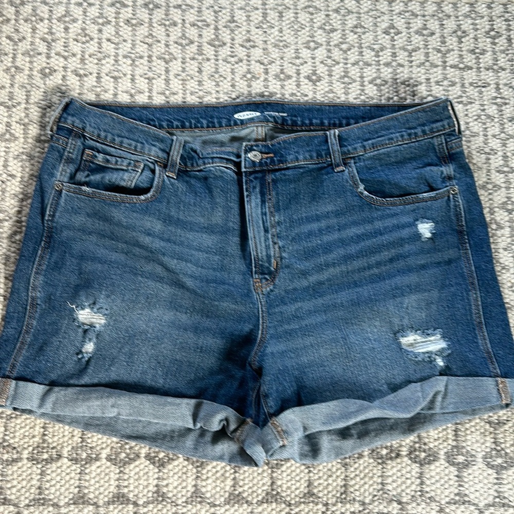 Mid-Rise Boyfriend Short